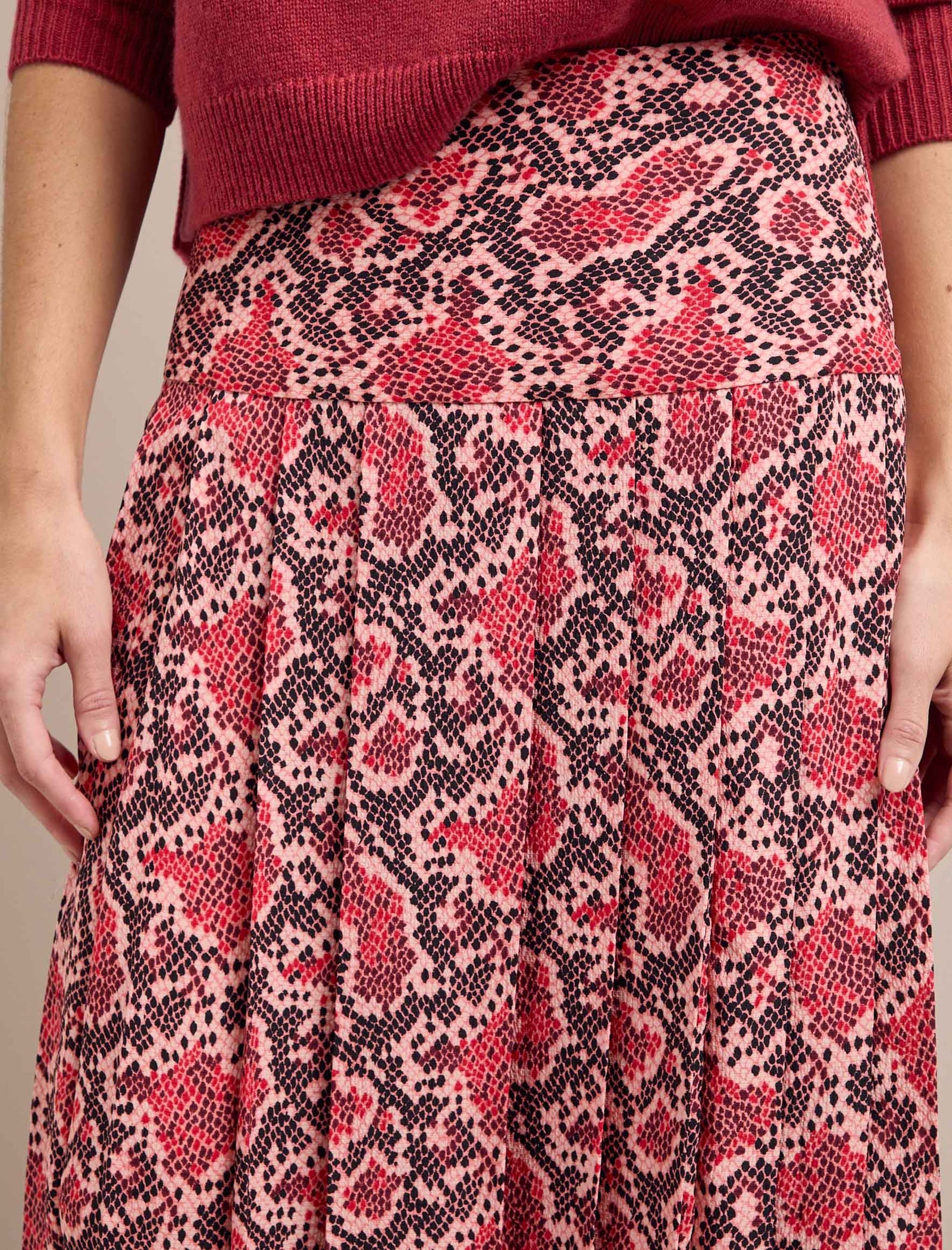 Sienna Pleated Maxi Skirt Pink Snakeskin Print