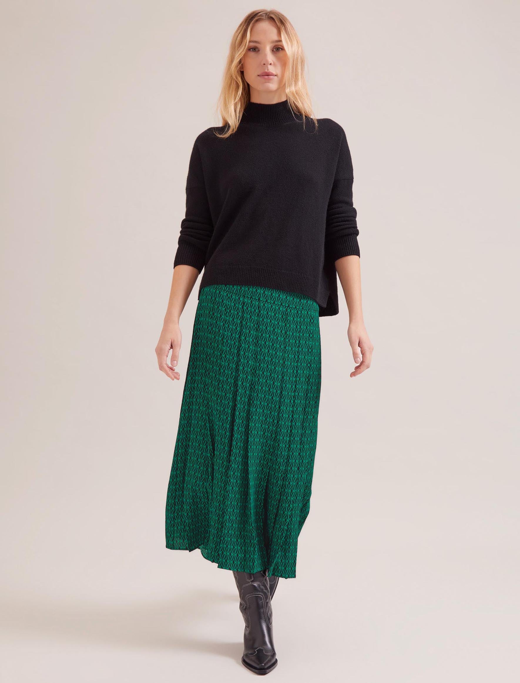 Pleated maxi outlet skirt dark green