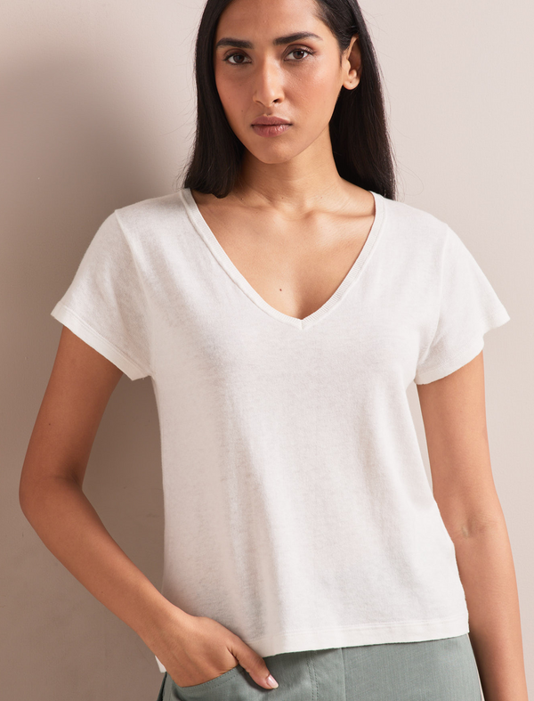 Madison Linen Blend V Neck Knit T-Shirt - White